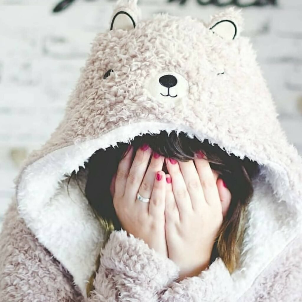 aesthetic girl pic hidden face