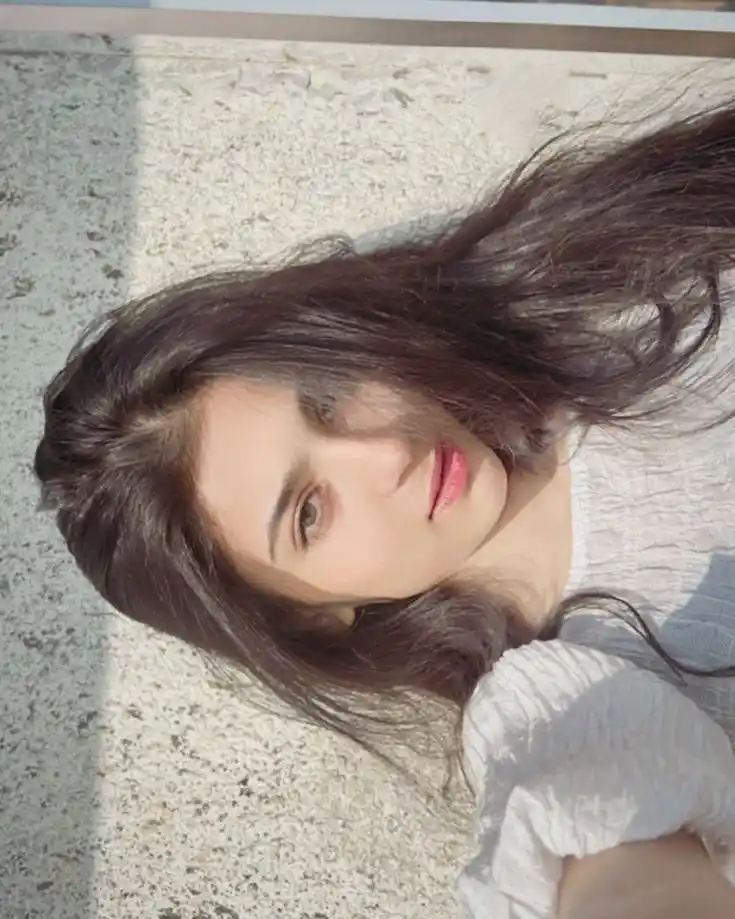cute girl dp